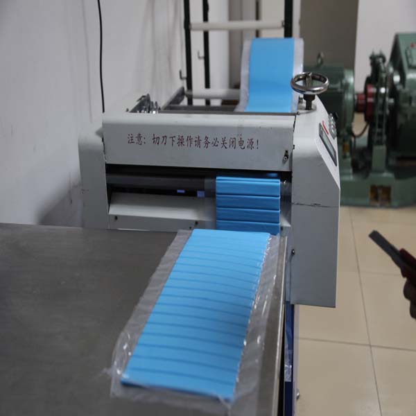 深圳搪膠批發市場在哪里